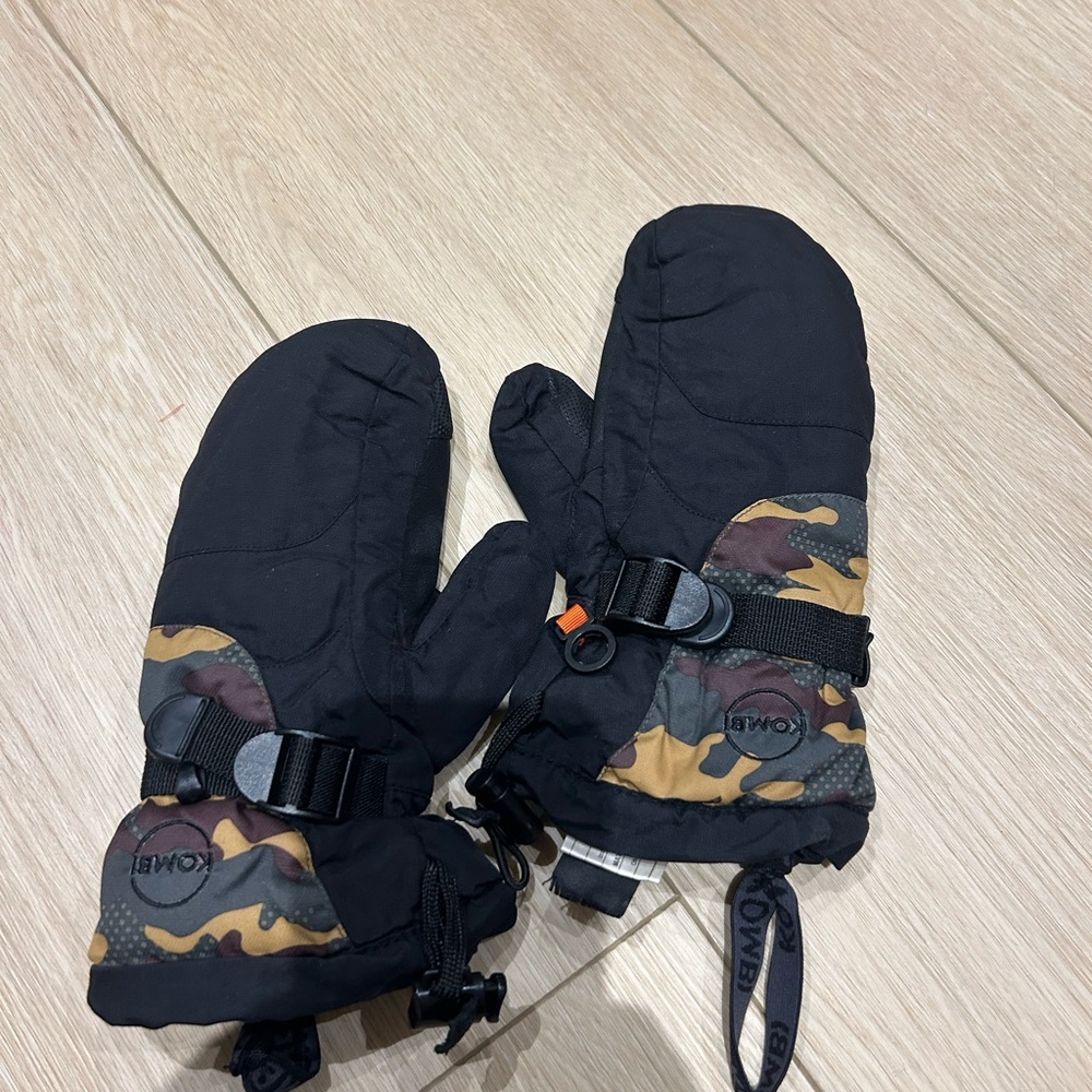 Kombi Kids' Camouflage Mittens